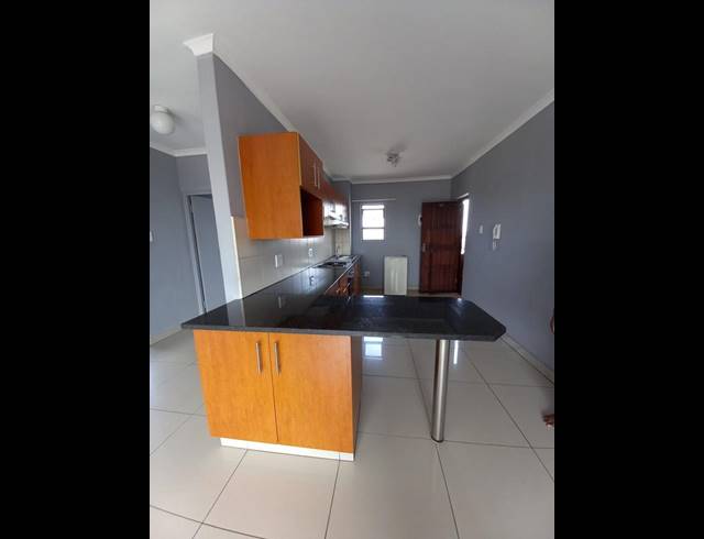 2 BEDROOM APARTMENT FOR SALE IN RICHARDS BAY CENTRAL